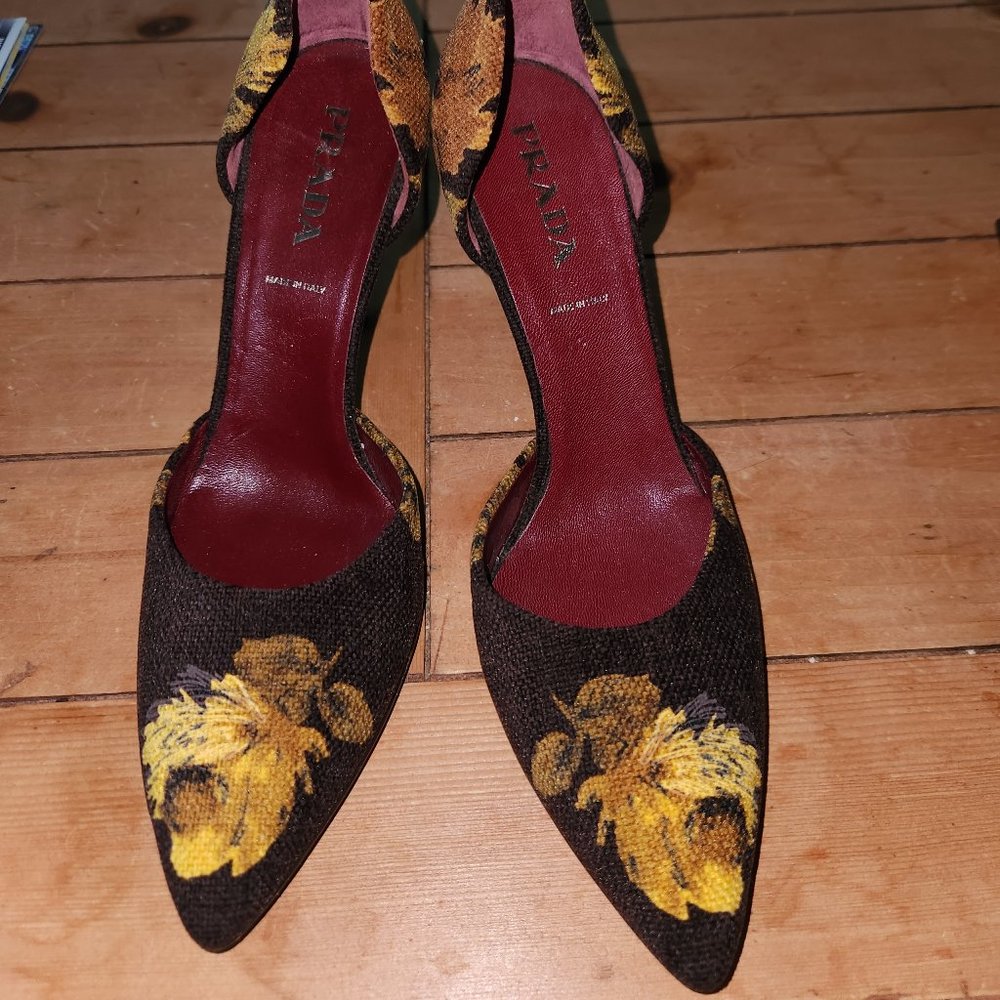 VINTAGE PRADA FLORAL FABRIC SHOES HEELS 35 1/2  or US 5